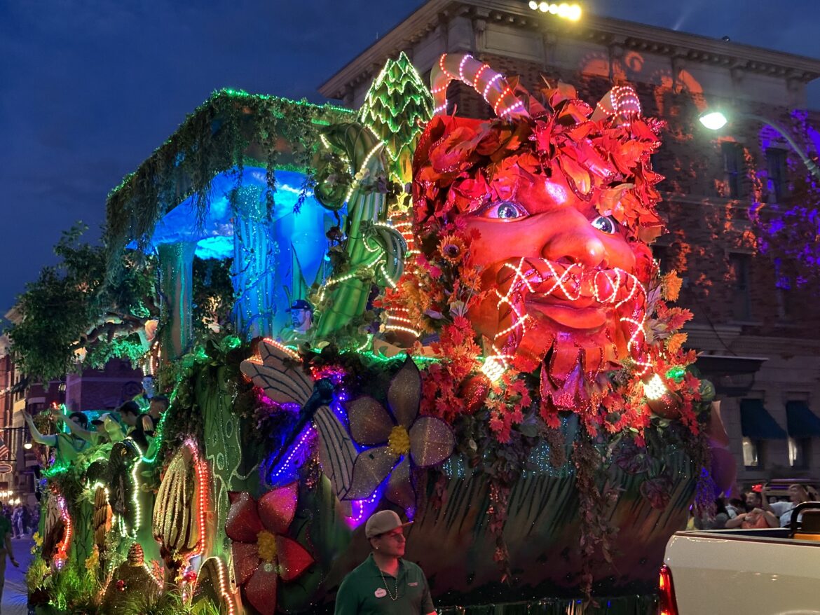 How Universal Orlando Brings the Mardi Gras Parade Floats to Life