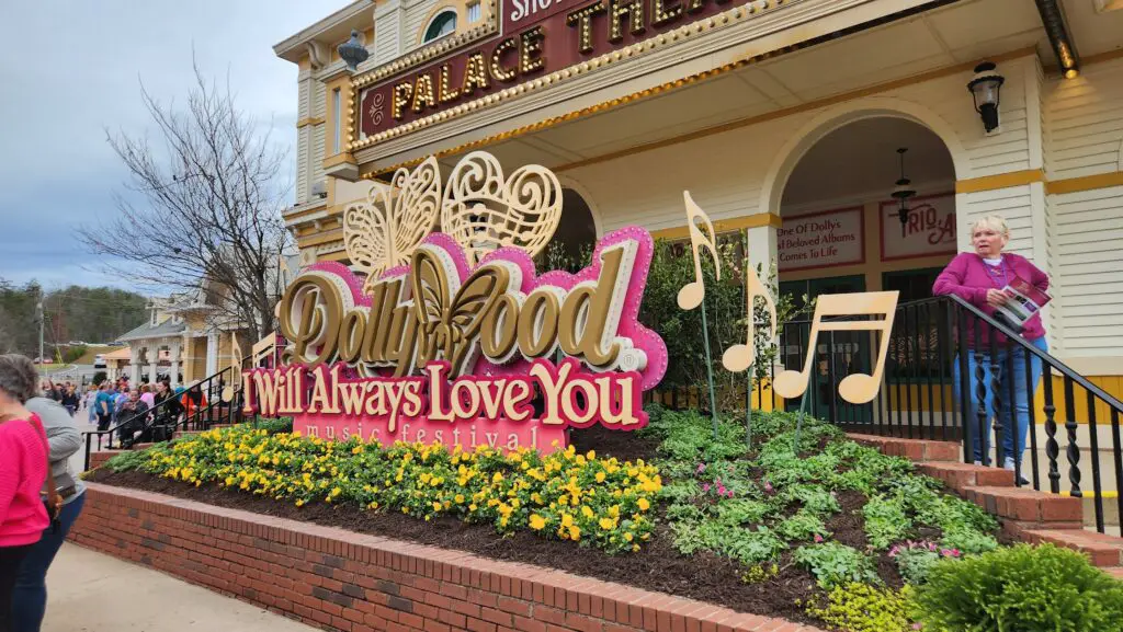 Dollywood-Named-To-Top-Workplaces-in-2024