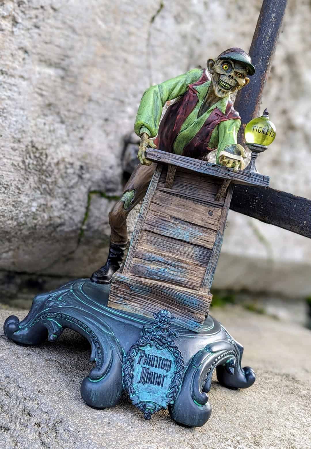 Artists Kevin & Jody unveil a new exclusive Phantom Manor Figure for ...