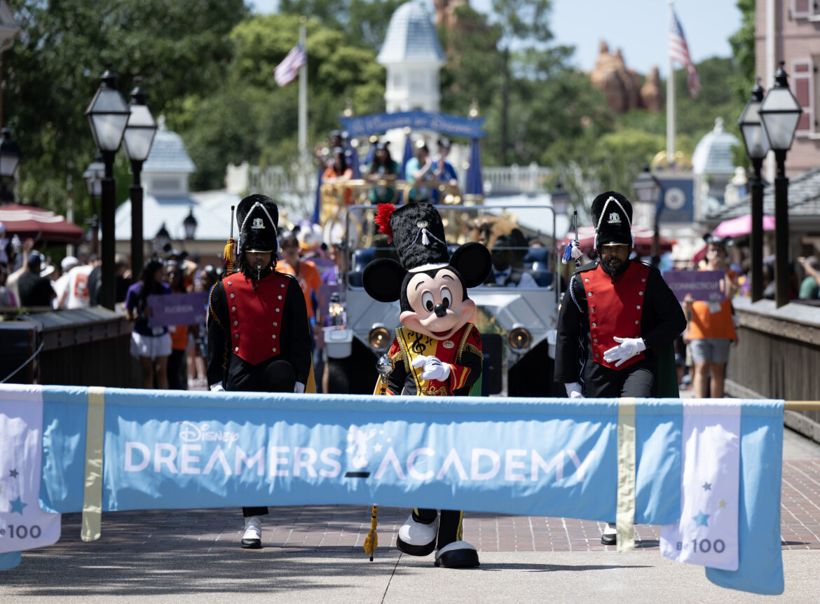 100 High School Students Take Part in Disney Dreamers Academy Parade at Disney World