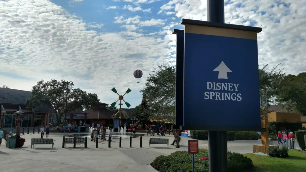 Disney-World-drone-show-disney-springs-1
