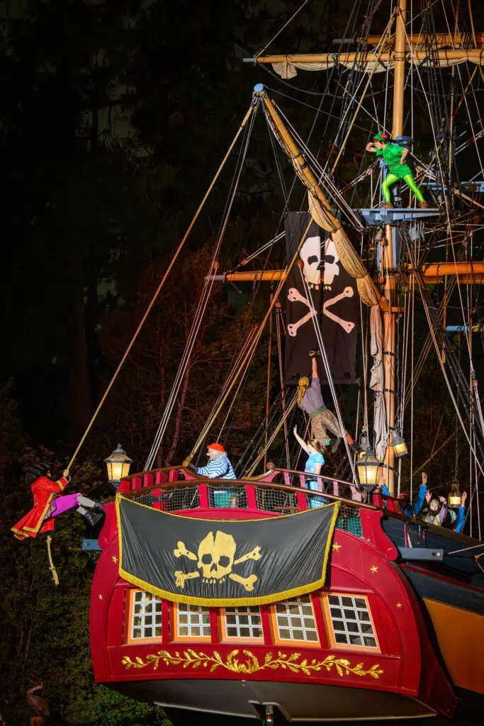 Peter Pan Returns to “Fantasmic!” at Disneyland Resort