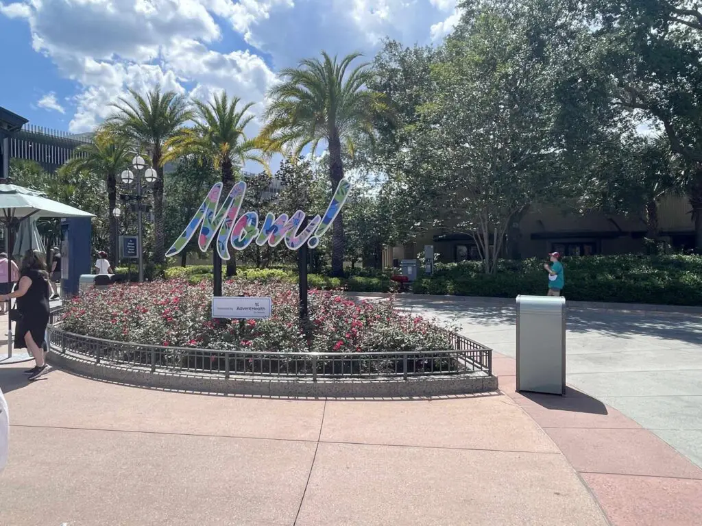 Disney-springs-mom-sign-1