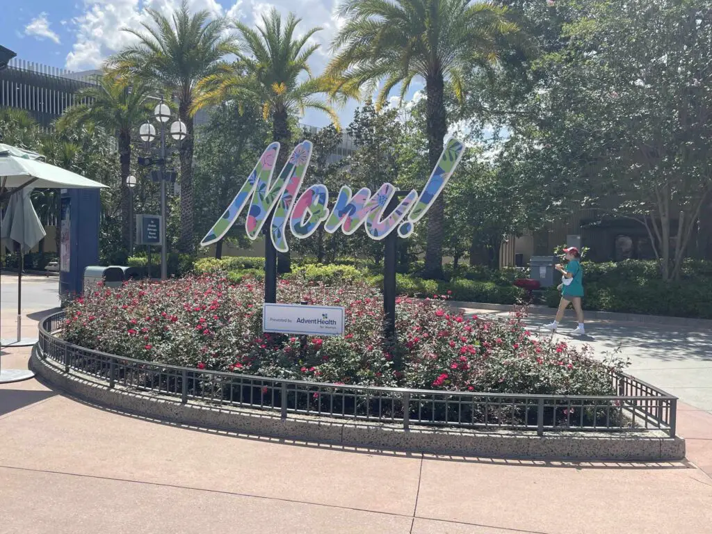 Disney-springs-mom-sign-2