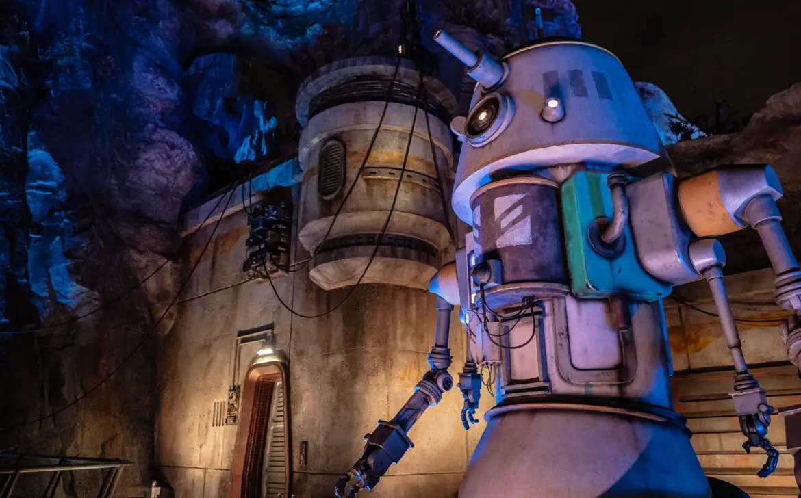 New Droid Bard Joins “Fire of the Rising Moons” in Disneyland’s Galaxy’s Edge