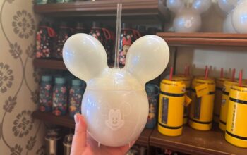 Mickey Balloon Pearlescent Sipper