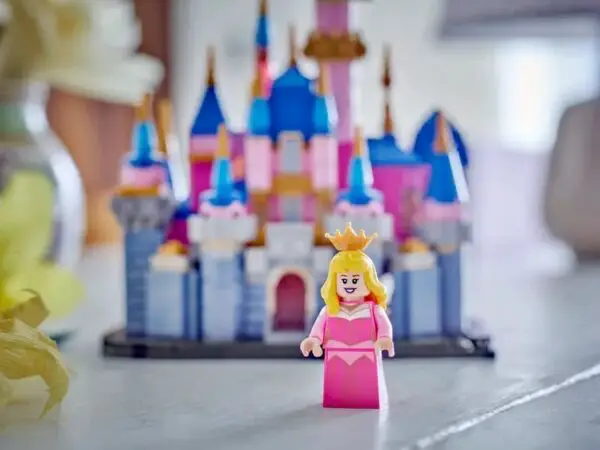 LEGO Mini Sleeping Beauty Castle