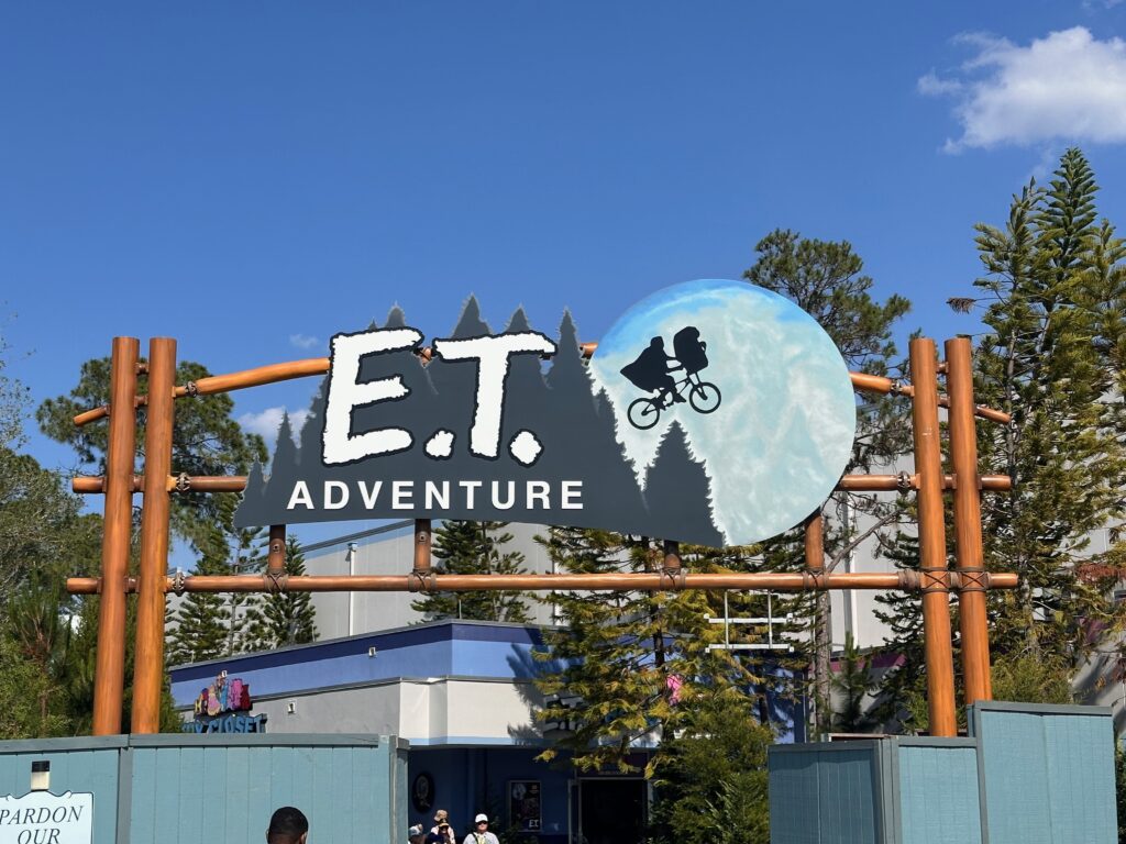 New-E.T.-Adventure-Sign-Goes-Up-at-Universal-Orlando-2