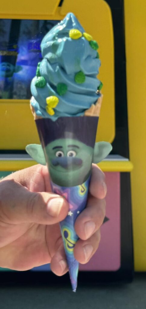 We-tried-the-Brozone-Berry-and-Poppy-licious-Pink-Ice-Cream-Cones-from-Trolls-Treats-in-DreamWorks-Land-3