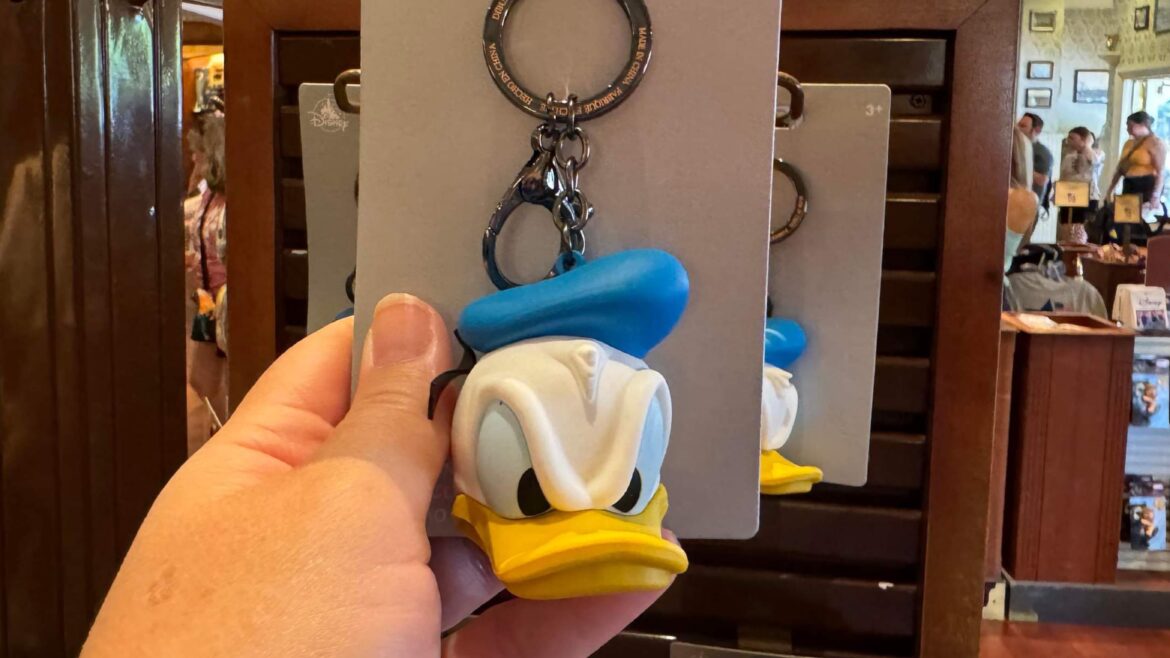 90 Years of Quack: Celebrate with a Limited Edition Donald Duck 90th Anniversary Keychain!