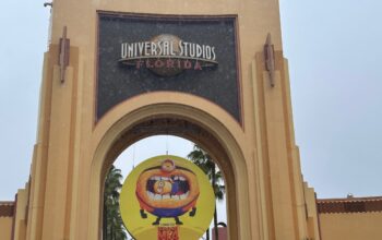 New-Despicable-Me-4-Minion-Medallion-Up-Now-at-Universal-Studios-Entrance-1