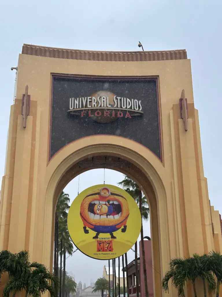 New-Despicable-Me-4-Minion-Medallion-Up-Now-at-Universal-Studios-Entrance-2