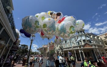 New-‘Play-in-the-Park-Balloon-Debuts-in-the-Magic-Kingdom-1