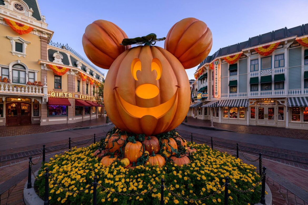 Fall Favorites Returning to Disneyland this Halloween