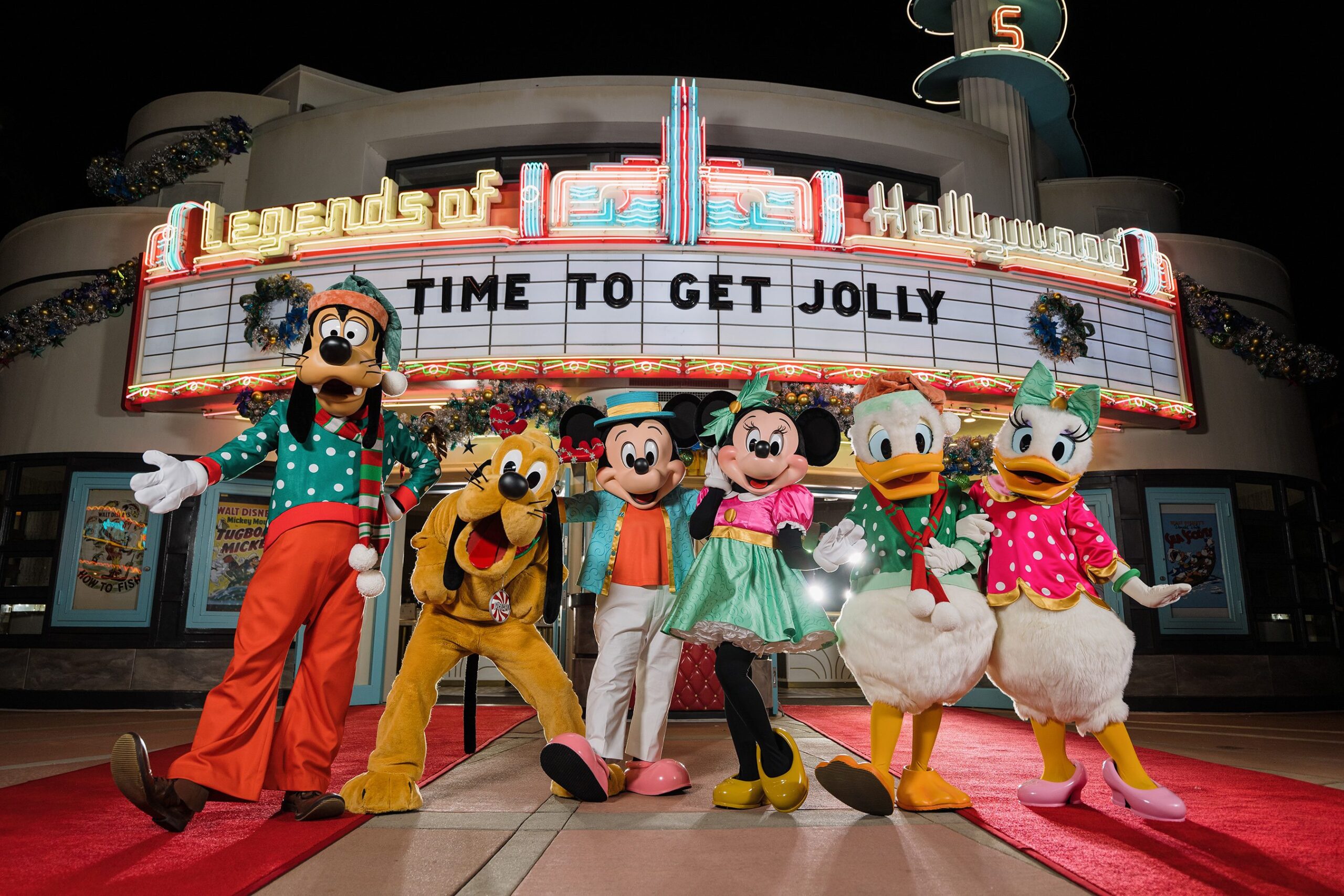 Walt Disney World Prepares to Welcome the Holidays