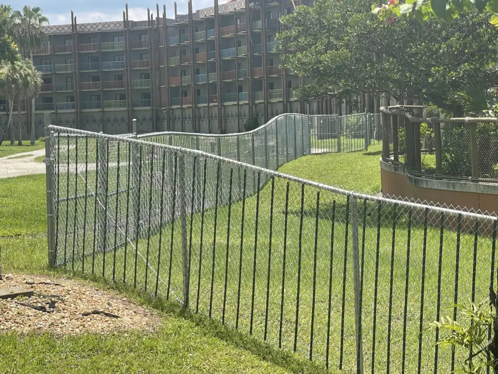 New-Electric-Fencing-Being-Installed-at-Disneys-Animal-Kingdom-Lodge-1