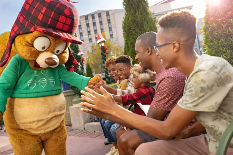 Universal Orlando Announces Dates for 2024 Holiday Festivities Chip