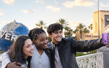 Universal-Orlando-Resort-Seeks-Superfans-to-Appear-in-The-Fanny-Pack