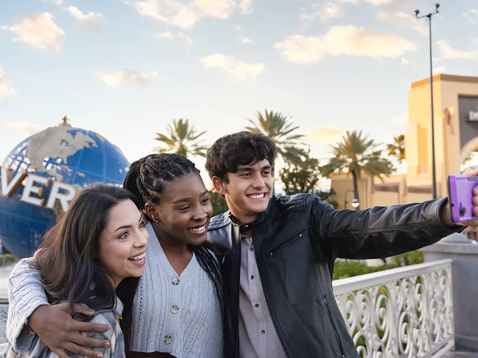 Calling All Universal Orlando Superfans! Your Chance to Star in “The Fanny Pack” YouTube Series!