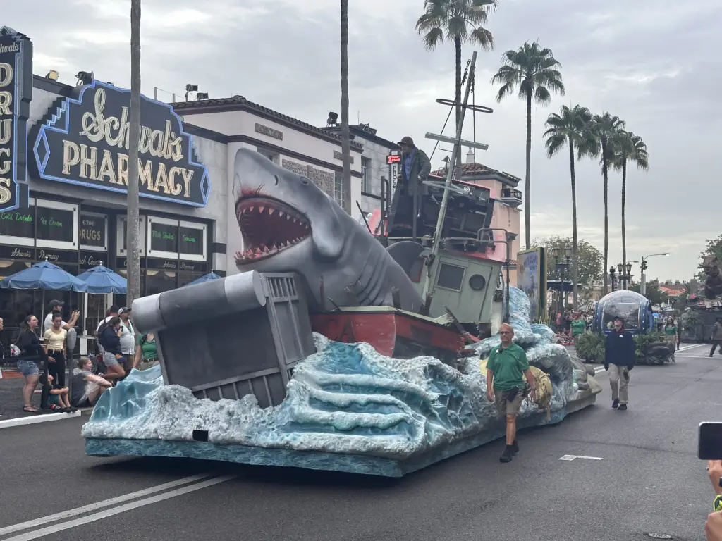 jaws-float-3