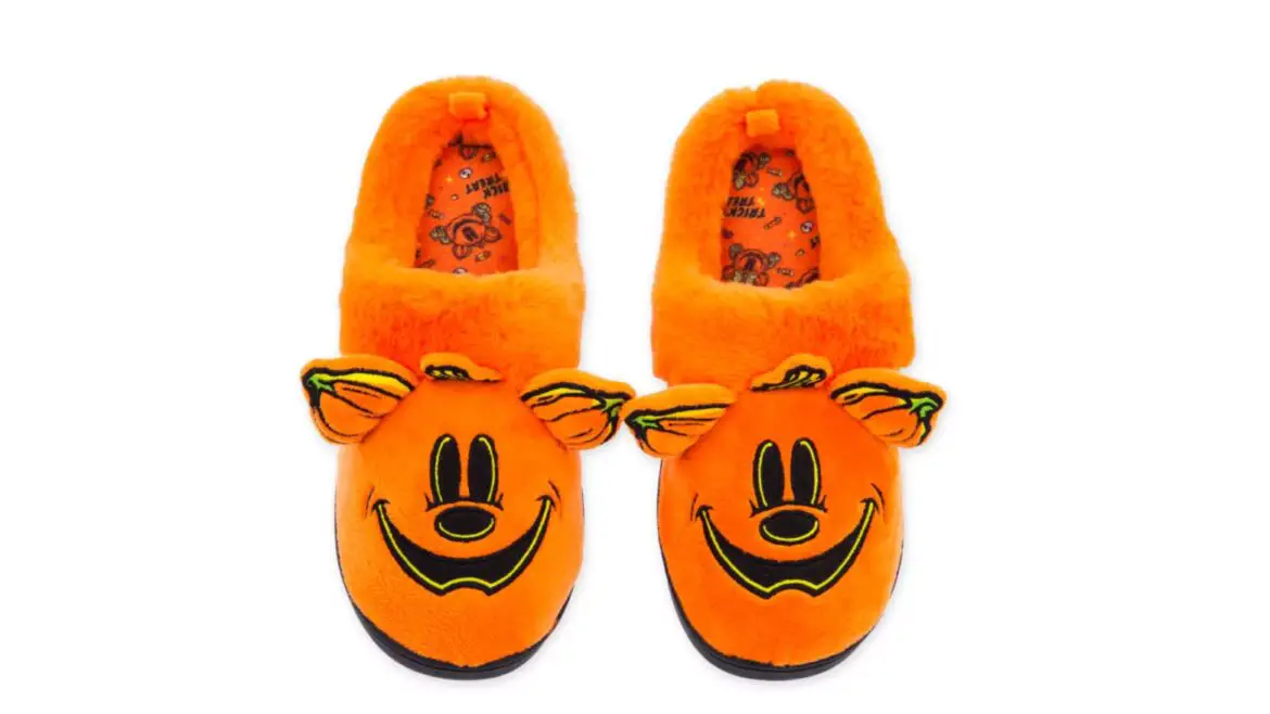 Mickey Mouse Halloween Plush Slippers: Spooktacular Comfort!