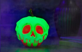 Poisoned Apple Tabletop Light