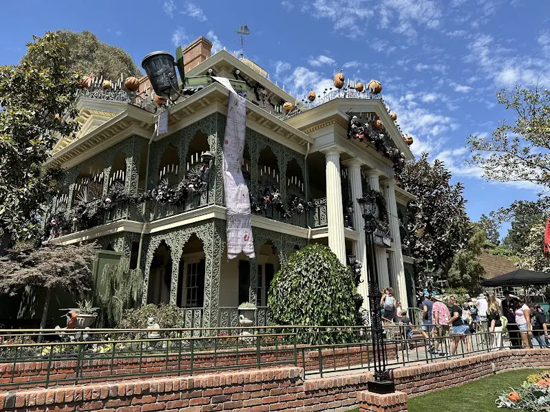 haunted mansion holiday