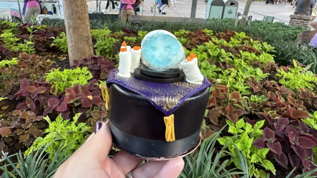 Haunted Mansion Madame Leota Petit Cake from Disney Springs 1