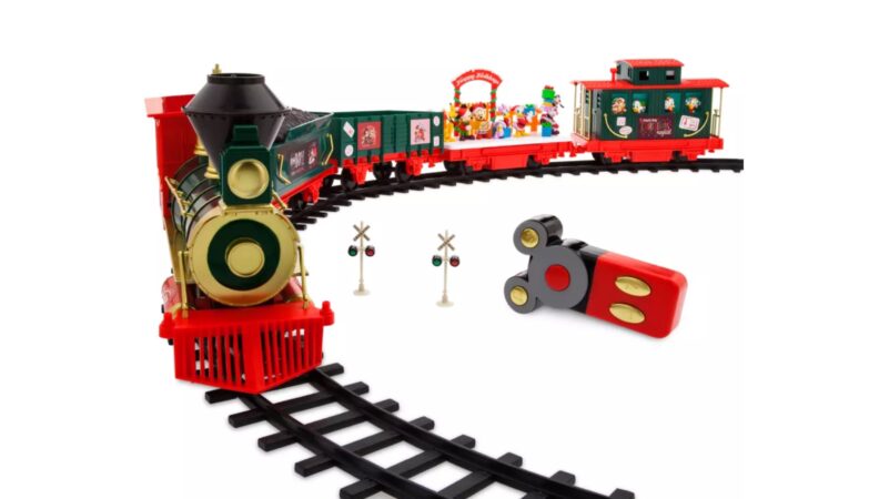 Mickey Mouse and Friends Making Christmas Magical Train Set