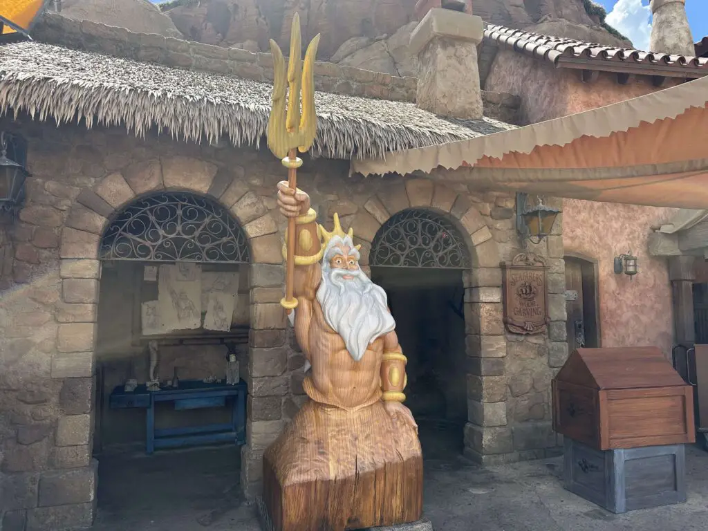 king triton statue 2