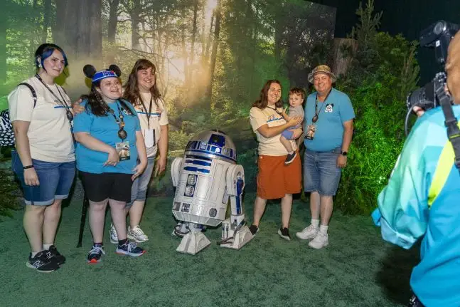 Disneyland Hosts Make a Wish Families for First Ever Wish Event at Star Wars Galaxy’s Edge