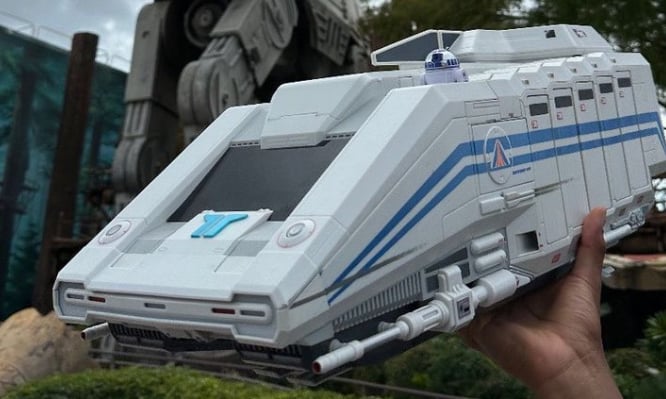 Limited Edition StarSpeeder 3000 Vehicle from D23 Coming to Hollywood Studios