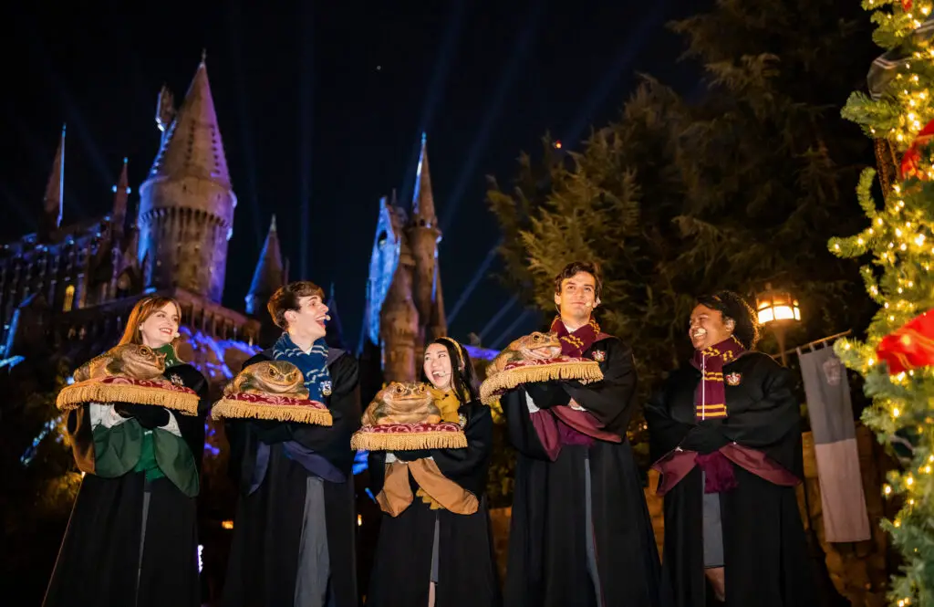 Christmast in the WWoHP - Holidays at USH 2024 (2)