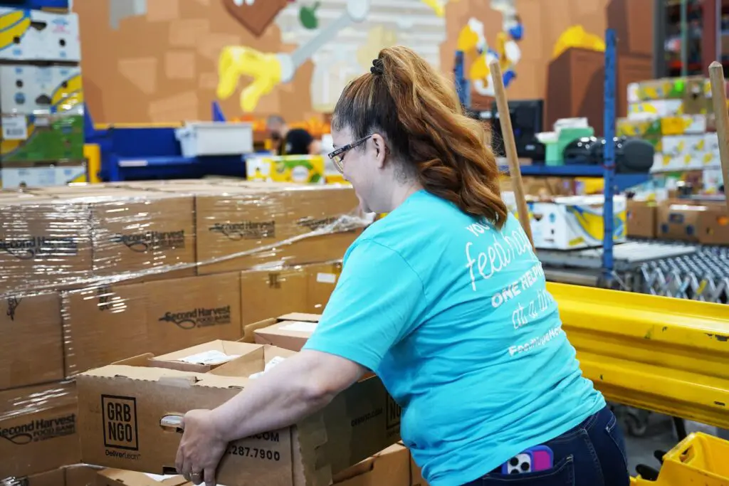 Disney World Cast Members & Second Harvest Food Bank Deliver 15,000 Ready to Eat Meals After Hurricane Milton 1