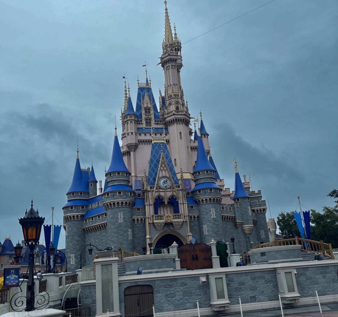 Disney World and Universal Orlando Now Under Tornado Warning