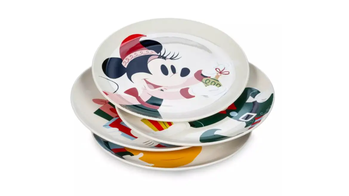 Mickey Mouse and Friends Holiday Plate Set Brings Festive Cheer to Your Table!