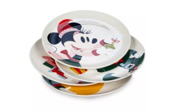 Mickey Mouse and Friends Holiday Plate Set