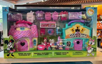 Minnie Mouse and Daisy Duck Playhouse Set