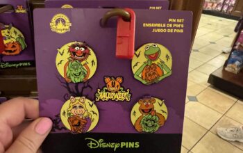 The Muppets Halloween Glow-in-the-Dark Pin Set