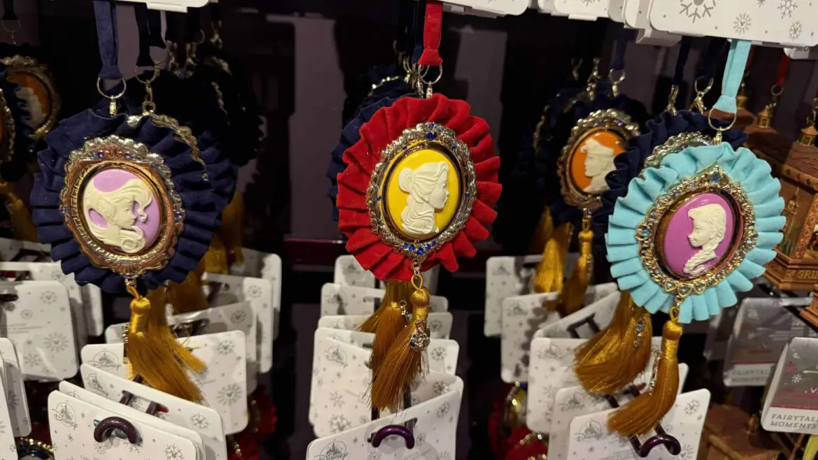 A Whirlwind of Nostalgia: New Disney Spinning Cameo Ornaments!