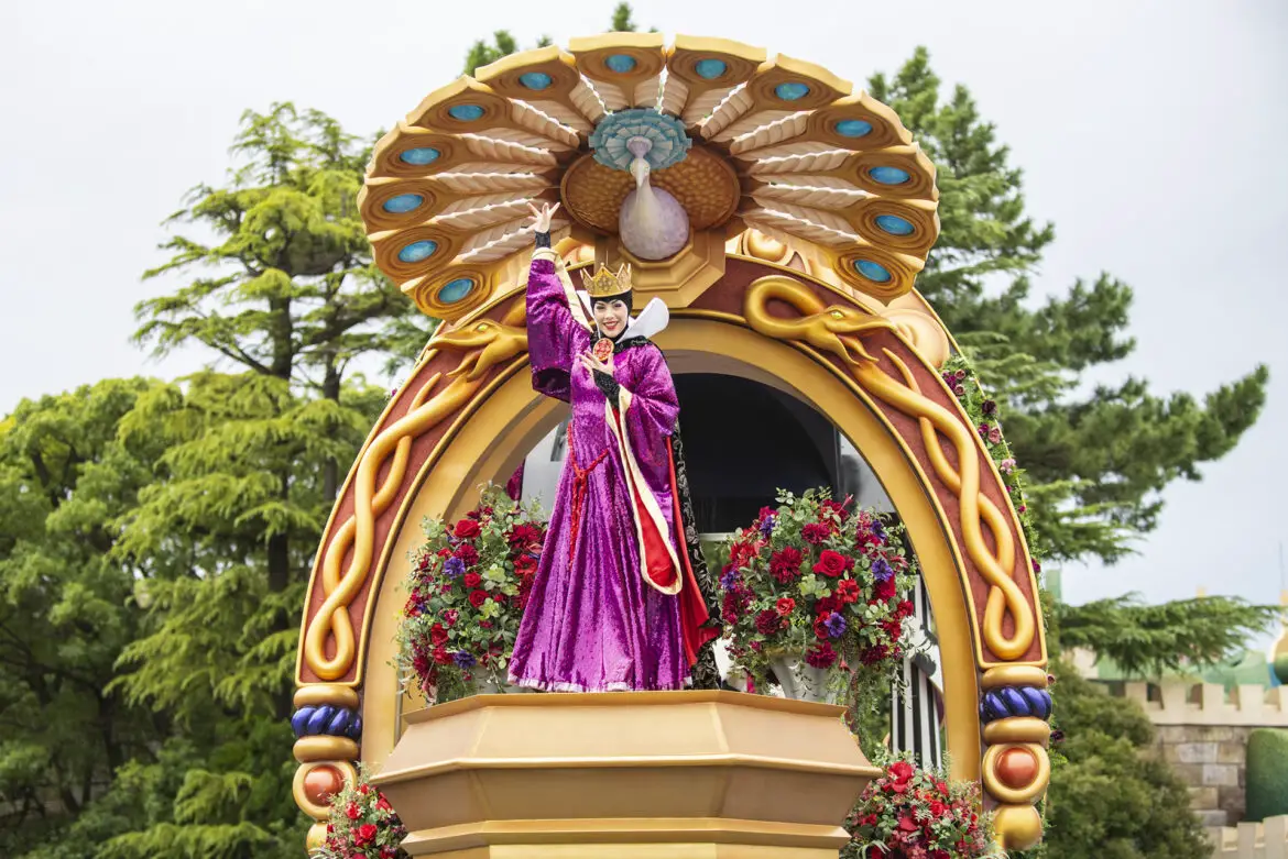 NEW Disney Villains Daytime Parade at Tokyo Disneyland