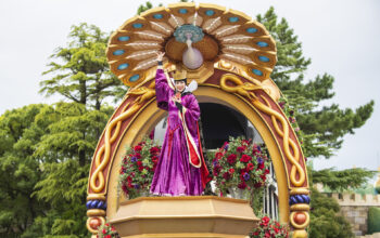 NEW Disney Villains Daytime Parade at Tokyo Disneyland 1