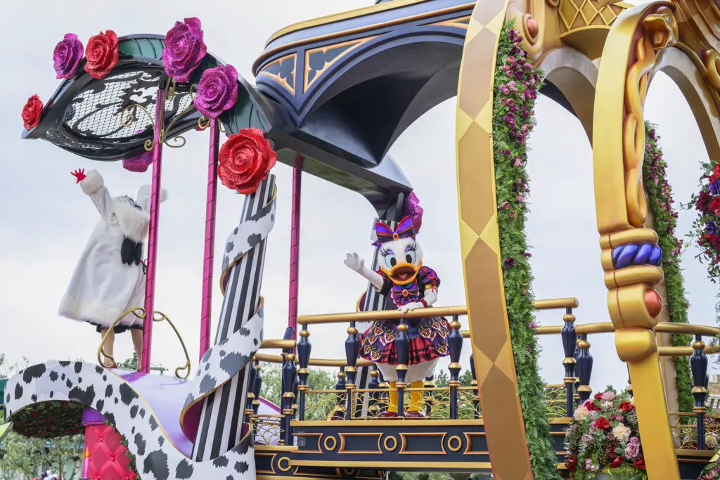 NEW Disney Villains Daytime Parade at Tokyo Disneyland 3