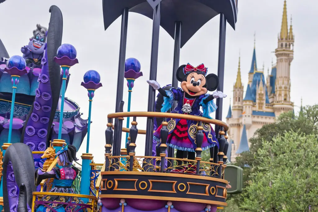 NEW Disney Villains Daytime Parade at Tokyo Disneyland 5