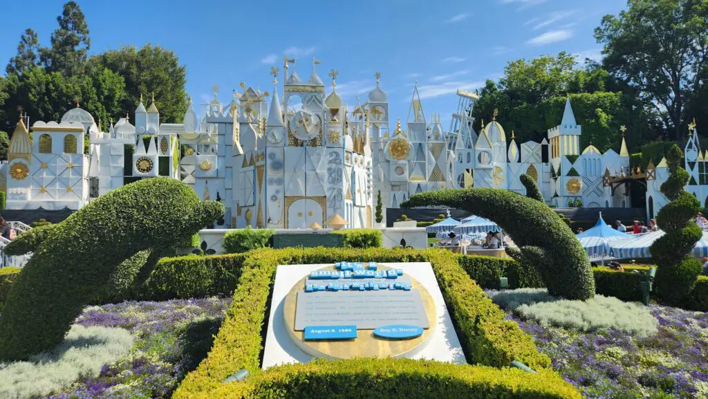 its a small world disneyland