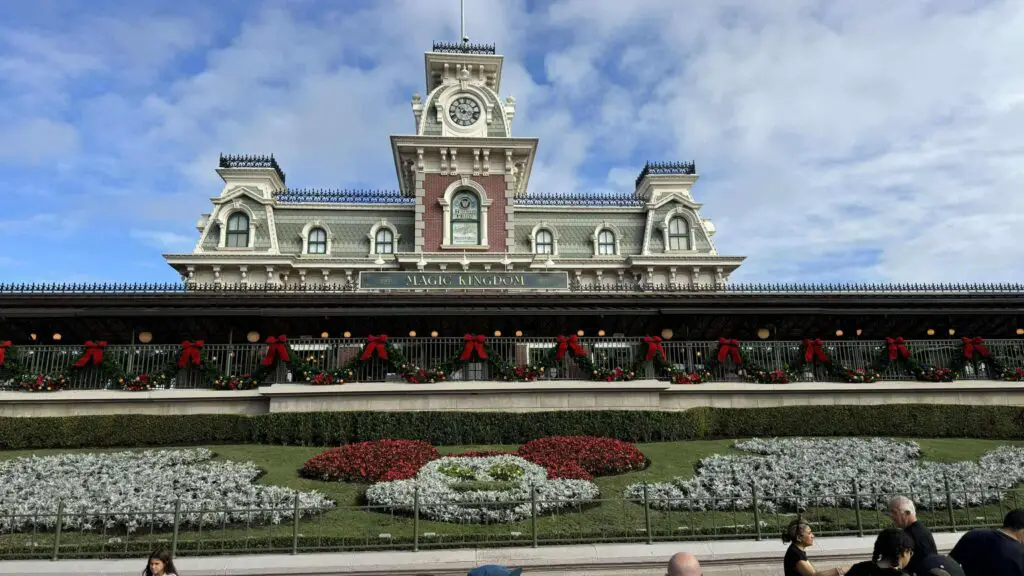 Christmas Tree Arrives at Magic Kingdom for the 2024 Holiday Season 5