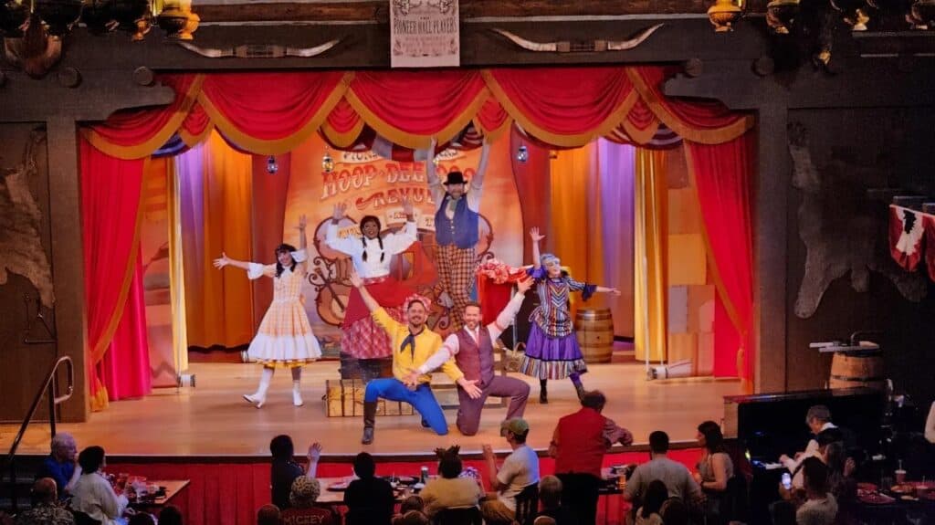 Disney Vacation Club Announces Exclusive Hoop Dee Holidays Events at Hoop-Dee-Doo Musical Revue 3