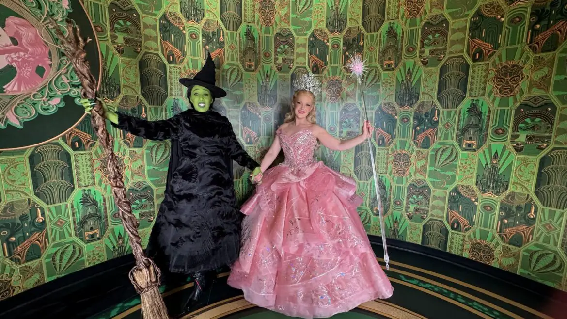 Glinda and Elphaba Meet and Greet at New Wicked Experience in Universal Studios Florida