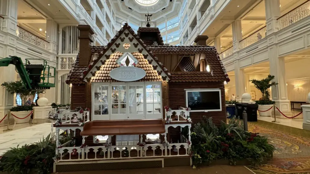 Holiday Gingerbread House Grand Floridian 9