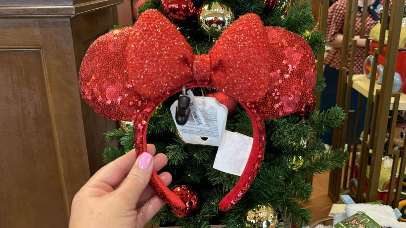 Sparkle And Shine With The New Minnie Mouse Sequined Ear Headband!